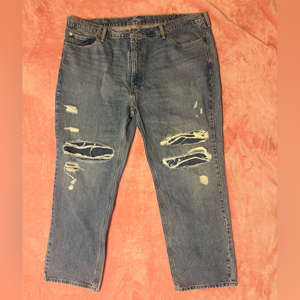 Men’s Levi 541 jeans W42 L30 distressed ripped light wash